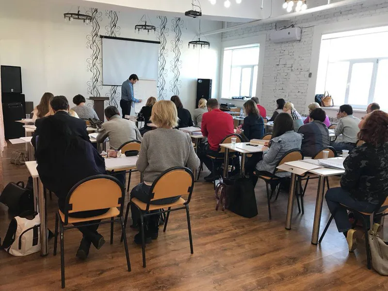 Andrei Efremov leading a live training session for method practitioners