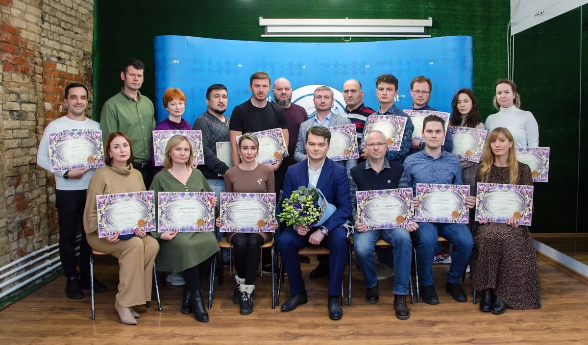 Andrei Efremov with professionals after live training course completion